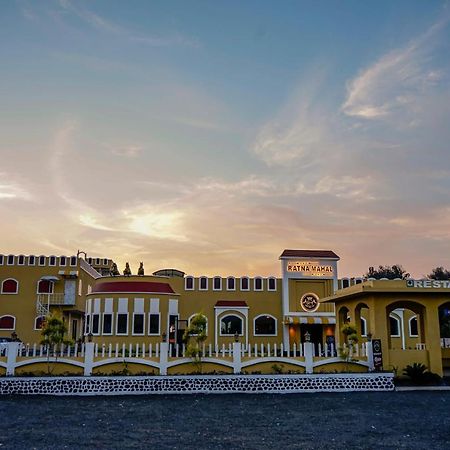 Ratna Mahal Dhamnod Luaran gambar